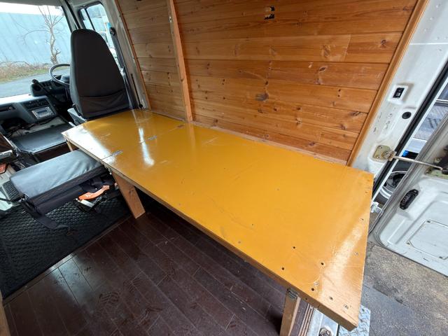 ダイナアーバンサポーター 　４ＷＤ　３．０Ｌディーゼル　５名乗車　８ナンバー　キャンピングカーベース　キッチンカーベース　トランポベース　ウオークスルー　ＮＯＸ／ＰＭ規制適合　リアヒーター装備　作業台兼用ベッド折り畳み式（66枚目）