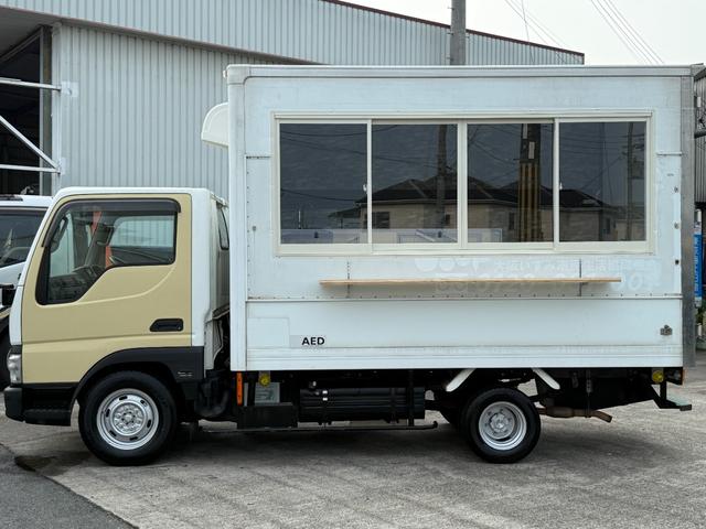 タイタンダッシュ 　キッチンカー仕様　Ｗシンク台内新品１２０ＬＸ２給排水タンク電動給水ポンプＷ２６０ＸＨ９７０窓４枚建レール式ＬＥＤスポット新品換気扇防水カバー付フロアー新品張替え施工済　３Ｄロックブラック／ホワイト仕様（6枚目）