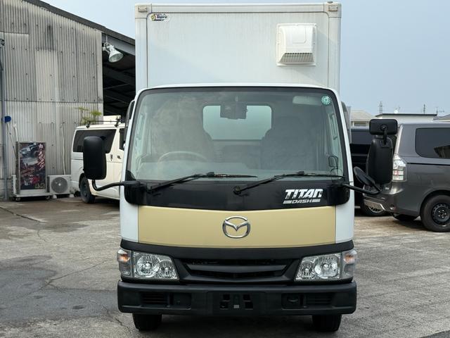 タイタンダッシュ 　キッチンカー仕様　Ｗシンク台内新品１２０ＬＸ２給排水タンク電動給水ポンプＷ２６０ＸＨ９７０窓４枚建レール式ＬＥＤスポット新品換気扇防水カバー付フロアー新品張替え施工済　３Ｄロックブラック／ホワイト仕様（7枚目）