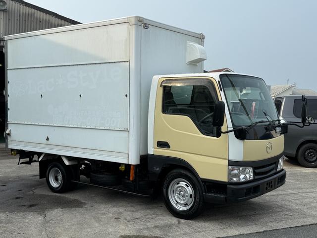 タイタンダッシュ 　キッチンカー仕様　Ｗシンク台内新品１２０ＬＸ２給排水タンク電動給水ポンプＷ２６０ＸＨ９７０窓４枚建レール式ＬＥＤスポット新品換気扇防水カバー付フロアー新品張替え施工済　３Ｄロックブラック／ホワイト仕様（9枚目）