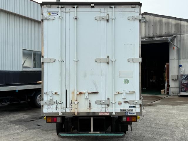 タイタンダッシュ 　キッチンカー仕様　Ｗシンク台内新品１２０ＬＸ２給排水タンク電動給水ポンプＷ２６０ＸＨ９７０窓４枚建レール式ＬＥＤスポット新品換気扇防水カバー付フロアー新品張替え施工済　３Ｄロックブラック／ホワイト仕様（15枚目）