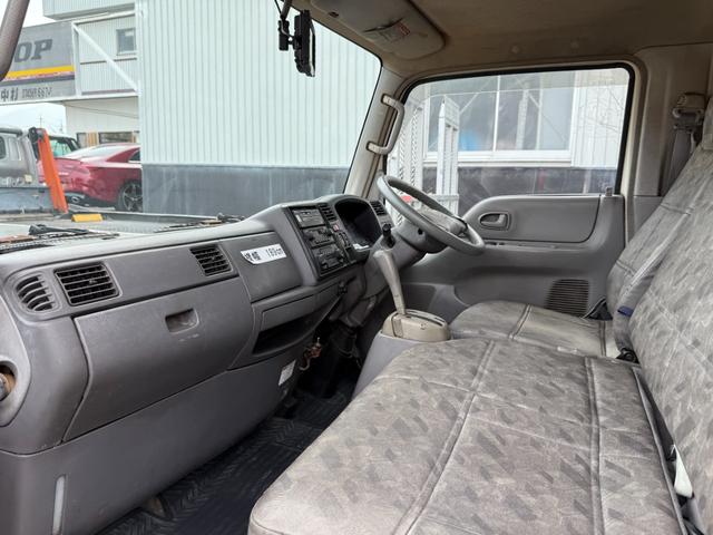 タイタンダッシュ 　キッチンカー仕様　Ｗシンク台内新品１２０ＬＸ２給排水タンク電動給水ポンプＷ２６０ＸＨ９７０窓４枚建レール式ＬＥＤスポット新品換気扇防水カバー付フロアー新品張替え施工済　３Ｄロックブラック／ホワイト仕様（41枚目）