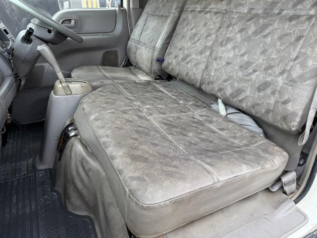 タイタンダッシュ 　キッチンカー仕様　Ｗシンク台内新品１２０ＬＸ２給排水タンク電動給水ポンプＷ２６０ＸＨ９７０窓４枚建レール式ＬＥＤスポット新品換気扇防水カバー付フロアー新品張替え施工済　３Ｄロックブラック／ホワイト仕様（44枚目）