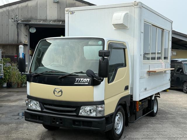 タイタンダッシュ 　キッチンカー仕様　Ｗシンク台内新品１２０ＬＸ２給排水タンク電動給水ポンプＷ２６０ＸＨ９７０窓４枚建レール式ＬＥＤスポット新品換気扇防水カバー付フロアー新品張替え施工済　３Ｄロックブラック／ホワイト仕様（55枚目）