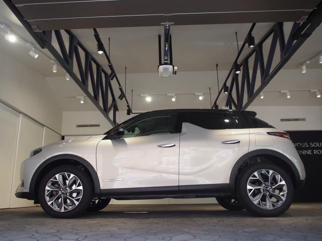 ＤＳ３ エスプリ・ド・ヴォヤージュ　ブルーＨＤｉ　★弊社デモカー★新車保証継承（4枚目）