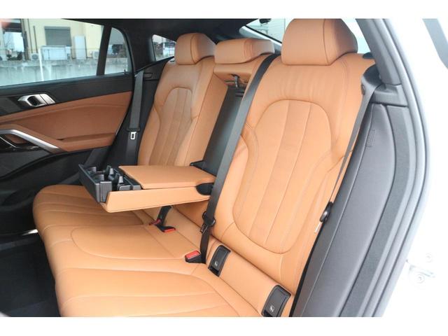 xDrive 35d Mスポーツ 弊社下取り車/ワンオーナー/禁煙車/プラスPKG/パノラマ/H&Cホルダー/茶革電動/HUD ACC/ハーマンK/ジェスチャー/電動シート/シートヒーター/前後ドラレコ/電動ゲート/レーダー探知機(9枚目)