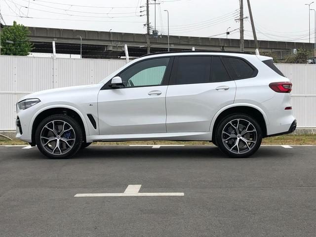 Ｘ５ ｘＤｒｉｖｅ　４０ｄ　Ｍスポーツ　弊社下取り車　ワンオーナー　純正ドラレコ前後　ＨＵＤ　マイルドＨＶ　サンルーフ　黒革　７人乗り　ステアリングヒーター　Ｍブレーキ　ブラックグリル　Ｈ＆Ｃホルダー　Ｖシート　プライバシーガラス（7枚目）