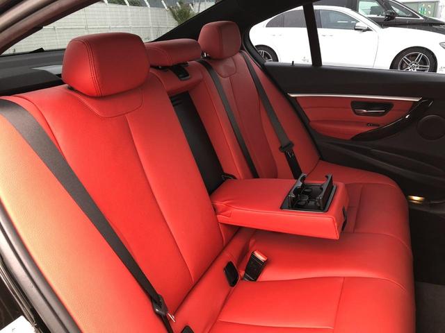 ３シリーズ ３２０ｉ　スタイルマイスター　限定１４０台　特別カラー　赤革　液晶メーター　１９ＡＷ　レーンチェンジ　Ｗ　電動シートヒーター　ＡＣＣ　ウッドパネル　ＣＤスロット　リアフィルム　コンフォートＡ　弊社下取り車　ワンオーナー　禁煙車（13枚目）