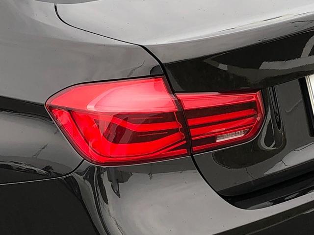 ３シリーズ ３２０ｉ　スタイルマイスター　限定１４０台　特別カラー　赤革　液晶メーター　１９ＡＷ　レーンチェンジ　Ｗ　電動シートヒーター　ＡＣＣ　ウッドパネル　ＣＤスロット　リアフィルム　コンフォートＡ　弊社下取り車　ワンオーナー　禁煙車（15枚目）