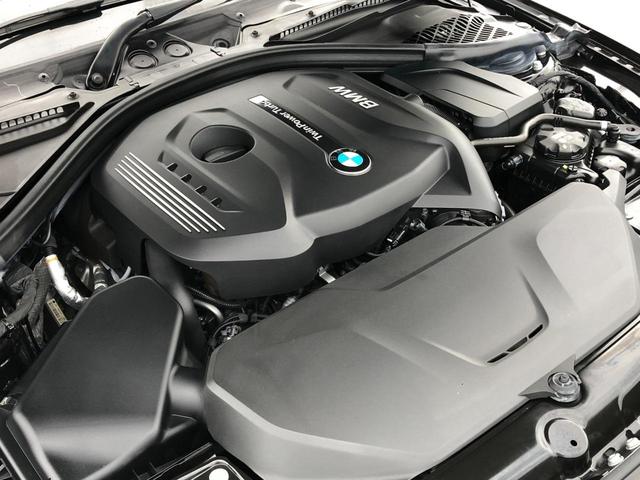 ３シリーズ ３２０ｉ　スタイルマイスター　限定１４０台　特別カラー　赤革　液晶メーター　１９ＡＷ　レーンチェンジ　Ｗ　電動シートヒーター　ＡＣＣ　ウッドパネル　ＣＤスロット　リアフィルム　コンフォートＡ　弊社下取り車　ワンオーナー　禁煙車（18枚目）