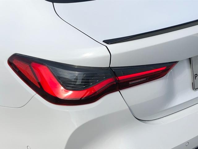 M4 M4クーペ コンペティション M xDrive 2年保証付 HUD 黒革 Mブレーキ H/K カーボンR レーザーライト 全周囲 Vシート ACC 地デジ Rスポイラー 電動シートH 電動トランク アンビエント デモカー 禁煙車 認定中古車(18枚目)