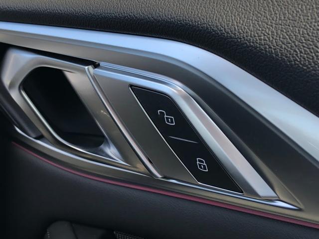 M4 M4クーペ コンペティション M xDrive 2年保証付 HUD 黒革 Mブレーキ H/K カーボンR レーザーライト 全周囲 Vシート ACC 地デジ Rスポイラー 電動シートH 電動トランク アンビエント デモカー 禁煙車 認定中古車(48枚目)