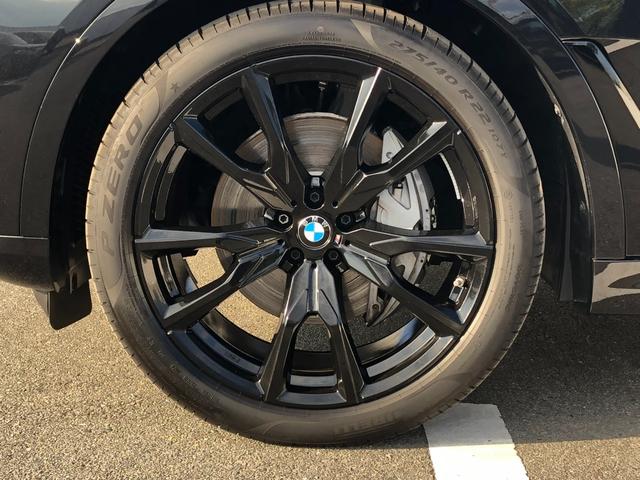 Ｘ７ ｘＤｒｉｖｅ　４０ｄ　Ｍスポーツ　２年保証付　スカイラウンジ　黒革　ＨＵＤ　エアサス　Ｈ／Ｋ　カーブドＤ　ウッドＰ　電動シートＨ前後　ＡＣＣ　Ｈ＆Ｃホルダー　Ｖシート　ソフトクローズ　２２ＡＷ　弊社デモカー　禁煙車　認定中古車（11枚目）