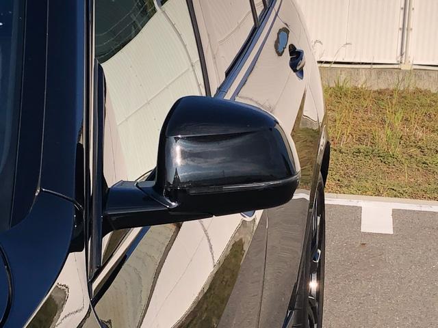 Ｘ７ ｘＤｒｉｖｅ　４０ｄ　Ｍスポーツ　２年保証付　スカイラウンジ　黒革　ＨＵＤ　エアサス　Ｈ／Ｋ　カーブドＤ　ウッドＰ　電動シートＨ前後　ＡＣＣ　Ｈ＆Ｃホルダー　Ｖシート　ソフトクローズ　２２ＡＷ　弊社デモカー　禁煙車　認定中古車（21枚目）