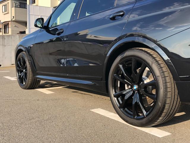 Ｘ７ ｘＤｒｉｖｅ　４０ｄ　Ｍスポーツ　２年保証付　スカイラウンジ　黒革　ＨＵＤ　エアサス　Ｈ／Ｋ　カーブドＤ　ウッドＰ　電動シートＨ前後　ＡＣＣ　Ｈ＆Ｃホルダー　Ｖシート　ソフトクローズ　２２ＡＷ　弊社デモカー　禁煙車　認定中古車（43枚目）