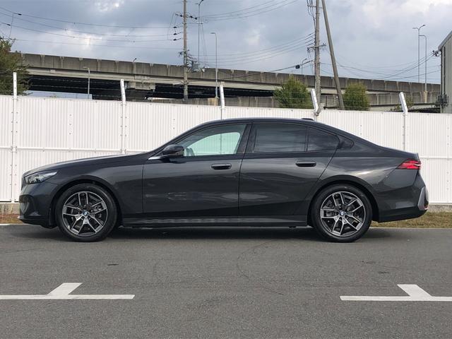 5シリーズ 523i エクスクルーシブ 2年保証付 プラスPKG ドライビングPKG 19AW HUD 黒合革 ウッドP 電動トランク 電動シートH前後 全周囲 地デジ ドラレコ前後 弊社下取り車 ワンオーナー 禁煙車 認定中古車(6枚目)