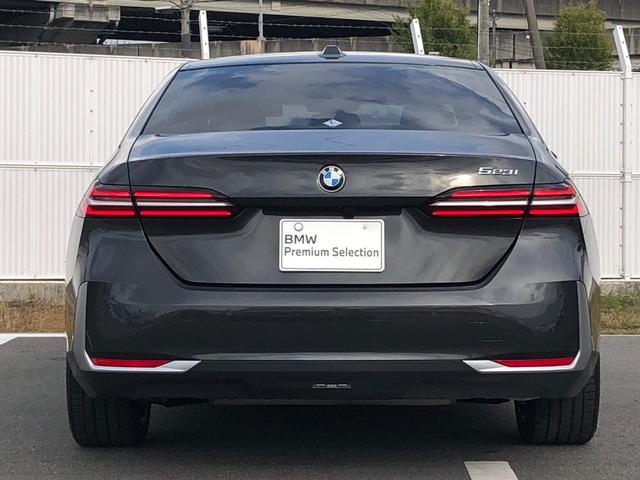 5シリーズ 523i エクスクルーシブ 2年保証付 プラスPKG ドライビングPKG 19AW HUD 黒合革 ウッドP 電動トランク 電動シートH前後 全周囲 地デジ ドラレコ前後 弊社下取り車 ワンオーナー 禁煙車 認定中古車(8枚目)