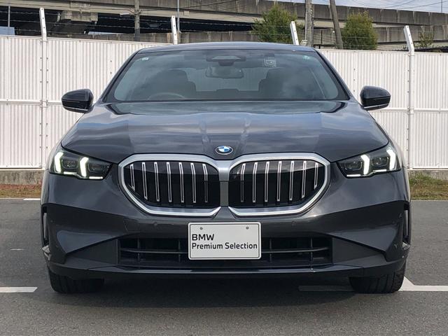 5シリーズ 523i エクスクルーシブ 2年保証付 プラスPKG ドライビングPKG 19AW HUD 黒合革 ウッドP 電動トランク 電動シートH前後 全周囲 地デジ ドラレコ前後 弊社下取り車 ワンオーナー 禁煙車 認定中古車(9枚目)
