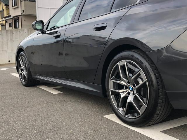 5シリーズ 523i エクスクルーシブ 2年保証付 プラスPKG ドライビングPKG 19AW HUD 黒合革 ウッドP 電動トランク 電動シートH前後 全周囲 地デジ ドラレコ前後 弊社下取り車 ワンオーナー 禁煙車 認定中古車(36枚目)