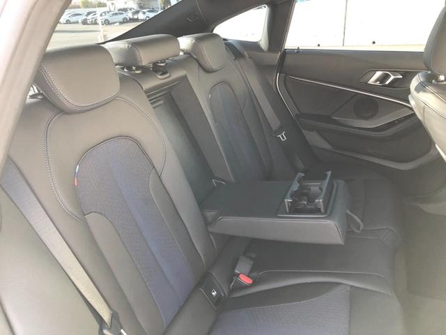 2シリーズ 218dグランクーペ Mスポーツ 2年保証付 BKグリル カーボンミラー ACC リアスポイラー 電動シート アンビエント ドラレコ前後 リアフィルム バックカメラ 前後PDC 18AW 弊社下取り車 ワンオーナー 禁煙車認定中古車(12枚目)