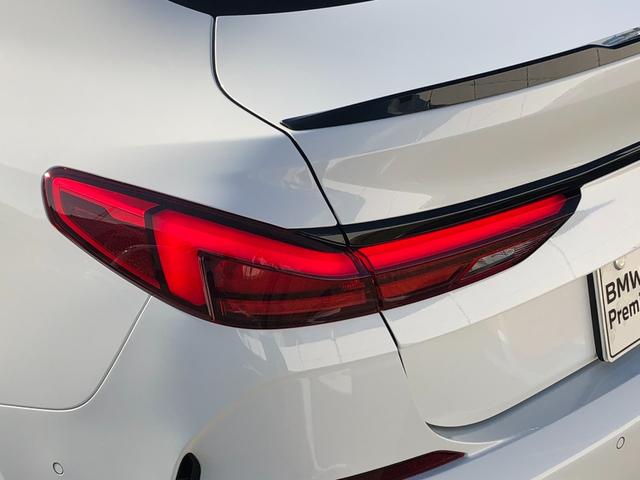 2シリーズ 218dグランクーペ Mスポーツ 2年保証付 BKグリル カーボンミラー ACC リアスポイラー 電動シート アンビエント ドラレコ前後 リアフィルム バックカメラ 前後PDC 18AW 弊社下取り車 ワンオーナー 禁煙車認定中古車(14枚目)