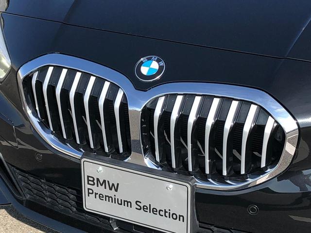 ���E�̃L�h�j�[�E�O�����̒��S�ɂ͂a�l�v�̃G���u�������������A������f�U�C���������˔����܂����B