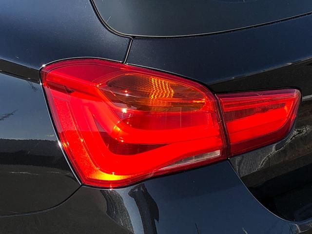 １シリーズ １１８ｄ　Ｍスポーツ　コンフォートＰＫＧ　パーキングサポートＰＫＧ　クルコン　シートヒーター　追突警告　車線逸脱　ＬＥＤ　ブラックパネル　ＣＤスロット　バックカメラ　リアフィルム　タッチナビ　１７ＡＷ　弊社下取り車　禁煙車（14枚目）