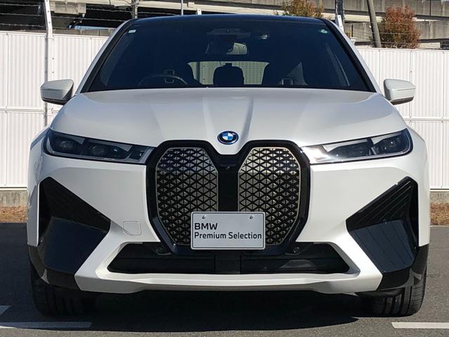 ｉＸ ｘＤｒｉｖｅ　５０　２年保証付　テクノロジーＰＫＧ　スカイラウンジ　Ｂ＆Ｗ　黒革　レーザーライト　ＨＵＤ　エアサス　Ｖシート　ステアリングＨ　マッサージＳ　ドラレコ２１ＡＷ　弊社下取り車　ワンオーナー禁煙車　認定中古車（9枚目）