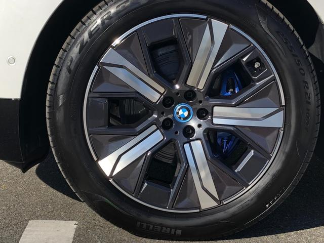 ｉＸ ｘＤｒｉｖｅ　５０　２年保証付　テクノロジーＰＫＧ　スカイラウンジ　Ｂ＆Ｗ　黒革　レーザーライト　ＨＵＤ　エアサス　Ｖシート　ステアリングＨ　マッサージＳ　ドラレコ２１ＡＷ　弊社下取り車　ワンオーナー禁煙車　認定中古車（10枚目）