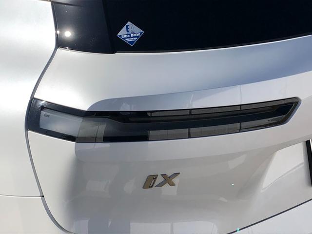ｉＸ ｘＤｒｉｖｅ　５０　２年保証付　テクノロジーＰＫＧ　スカイラウンジ　Ｂ＆Ｗ　黒革　レーザーライト　ＨＵＤ　エアサス　Ｖシート　ステアリングＨ　マッサージＳ　ドラレコ２１ＡＷ　弊社下取り車　ワンオーナー禁煙車　認定中古車（16枚目）
