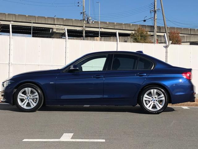 ３シリーズ ３１８ｉスポーツ　クルコン　レーン警告　電動シート　ＬＥＤ　　タッチナビ　追突警告　ブラックパネル　アンビエント　バックカメラ　前後ＰＤＣ　１７ＡＷ　弊社下取り車　ワンオーナー　禁煙車（6枚目）