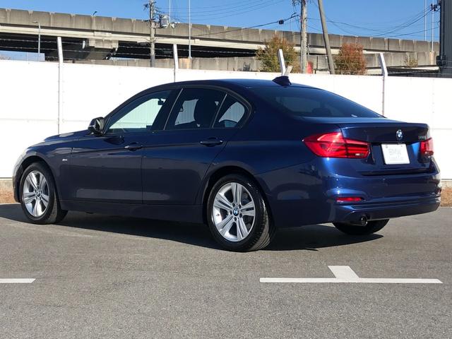 ３シリーズ ３１８ｉスポーツ　クルコン　レーン警告　電動シート　ＬＥＤ　　タッチナビ　追突警告　ブラックパネル　アンビエント　バックカメラ　前後ＰＤＣ　１７ＡＷ　弊社下取り車　ワンオーナー　禁煙車（7枚目）