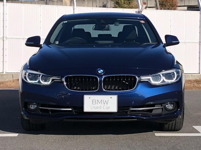 ３シリーズ ３１８ｉスポーツ　クルコン　レーン警告　電動シート　ＬＥＤ　　タッチナビ　追突警告　ブラックパネル　アンビエント　バックカメラ　前後ＰＤＣ　１７ＡＷ　弊社下取り車　ワンオーナー　禁煙車（9枚目）