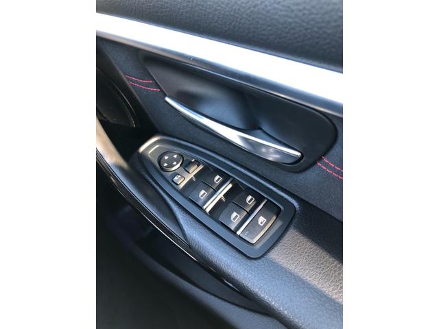 ３シリーズ ３１８ｉスポーツ　クルコン　レーン警告　電動シート　ＬＥＤ　　タッチナビ　追突警告　ブラックパネル　アンビエント　バックカメラ　前後ＰＤＣ　１７ＡＷ　弊社下取り車　ワンオーナー　禁煙車（45枚目）