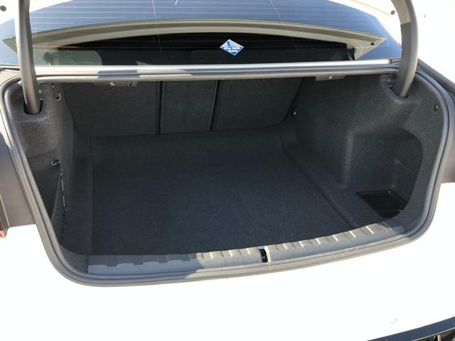 M3 M3セダン コンペティション M xDrive 2年保証付 HUD 黒革 Vシート H/K Mブレーキ 電動シートH ACC 地デジ 全周囲 レーザーライト 19/20インチAW アンビエント Rフィルム 弊社下取り車 ワンオーナー 認定中古車(22枚目)