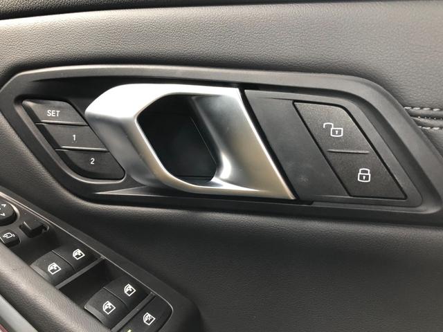 M3 M3セダン コンペティション M xDrive 2年保証付 HUD 黒革 Vシート H/K Mブレーキ 電動シートH ACC 地デジ 全周囲 レーザーライト 19/20インチAW アンビエント Rフィルム 弊社下取り車 ワンオーナー 認定中古車(52枚目)