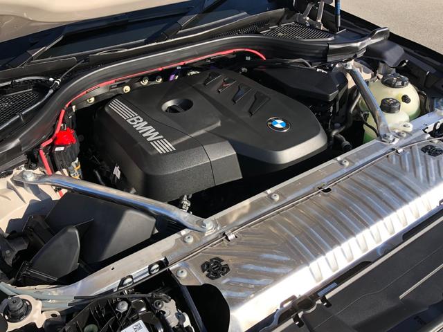 エンジンルームも使用状態が良く、大変綺麗な状態が維持されております。