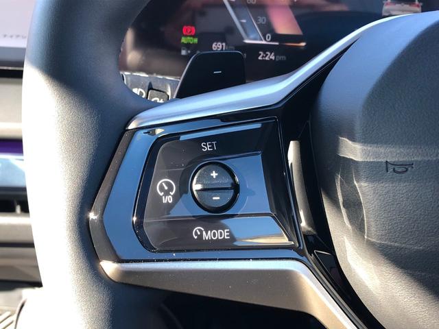 パドルシフト付きＡＣＣアクティブ・クルーズ・コントロールストップ＆ゴー機能付。前走車にあわせて自動的に減速・加速し車間距離をキープして追随致します。渋滞時などでも運転をサポートしてくれます。