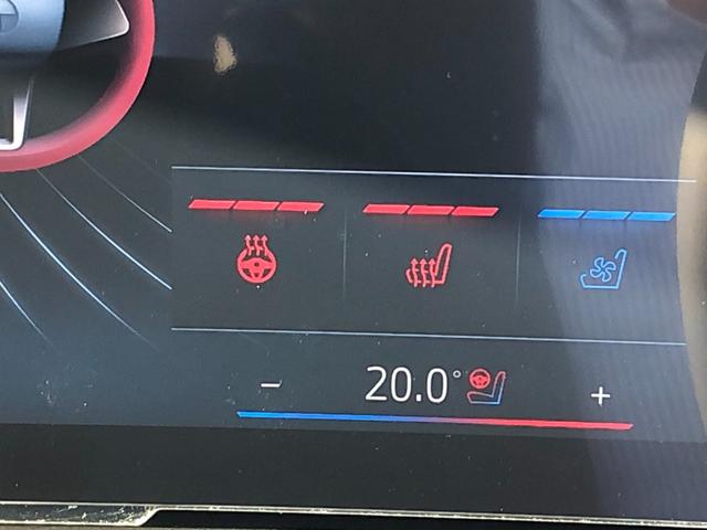 ベンチレーションシート　シートヒーターステアリングヒーター装備しております