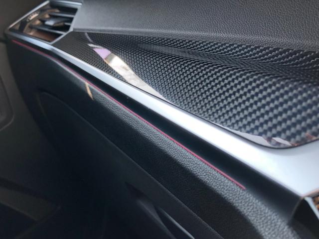 カーボンインテリアトリム装着車です。