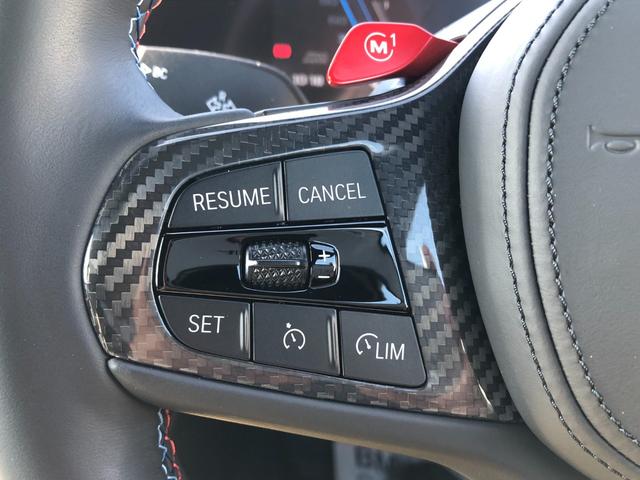 クルーズ・コントロール機能付。高速道路や長距離運転をサポートしてくれます。