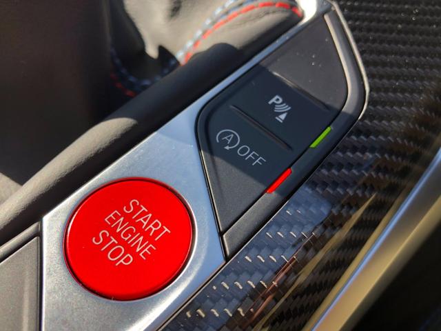 パークディスタンスコントロール、アイドリングストップのスイッチになります。