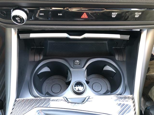 車両の詳細、ご質問につきましては、営業スタッフまでお気軽にご連絡下さいませ。遠方のお客様には実車の詳細動画送信も承ります。お問合せをお待ち致しております。