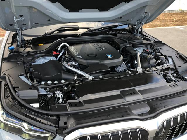 5シリーズ 523d xDriveツーリング Mスポーツ 2年保証付 ドライビングPKG 20AW HUD ウッドパネル 黒合皮 インテリアカメラ 電動トランク 電動シートH前後 全周囲 地デジ ワイヤレスC アンビエント デモカー 禁煙車 認定中古車(19枚目)