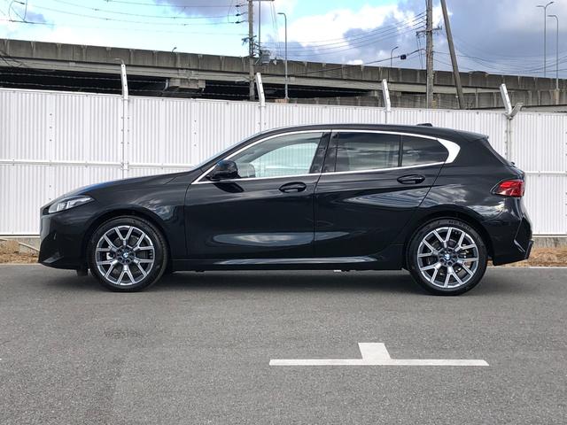 1シリーズ 120 2年保証付 HUD 黒合皮 H/K 電動シートH 全周囲 プライバシーG アンビエント ACC インテリアカメラ 前後PDC ミラー警告 電動ゲート ナビタッチ ワイヤレスCコンフォートA 認定中古車(6枚目)