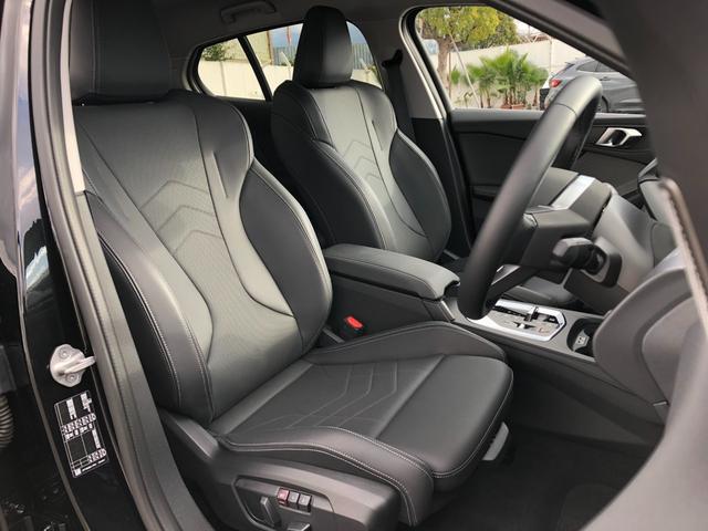 1シリーズ 120 2年保証付 HUD 黒合皮 H/K 電動シートH 全周囲 プライバシーG アンビエント ACC インテリアカメラ 前後PDC ミラー警告 電動ゲート ナビタッチ ワイヤレスCコンフォートA 認定中古車(11枚目)