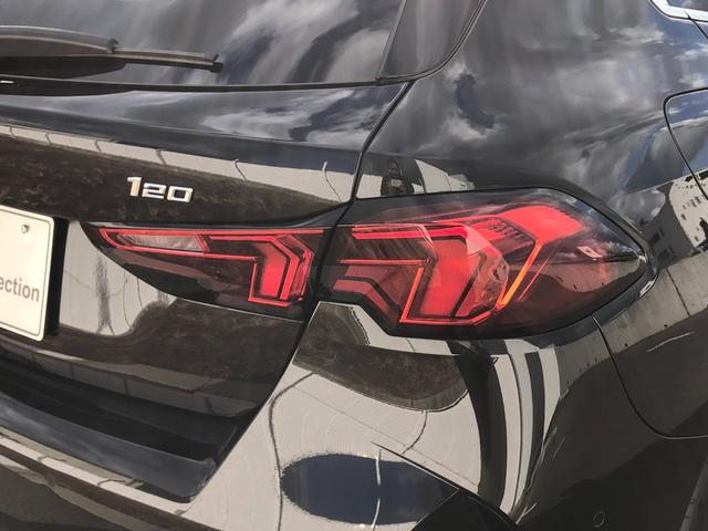 1シリーズ 120 2年保証付 HUD 黒合皮 H/K 電動シートH 全周囲 プライバシーG アンビエント ACC インテリアカメラ 前後PDC ミラー警告 電動ゲート ナビタッチ ワイヤレスCコンフォートA 認定中古車(17枚目)