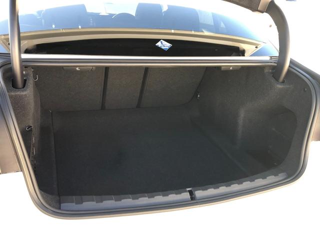 3シリーズ 320i Mスポーツ 2年保証付 カーブドD HUD 全周囲 電動シートH 電動ゲート アンビエント ワイヤレスC 前後PDC アルミパネル コンフォートPKG ドラレコ前後 18AW 下取車ワンオーナー 禁煙車認定中古車(18枚目)