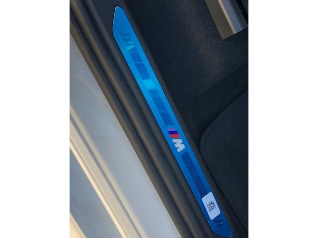 X6 xDrive 35d Mスポーツ 2年保証付 パノラマ H/K 黒革 Mブレーキ Vシート H&Cホルダー HUD ウッドP ステアリングH クリスタルノブ ドラレコ前後 21AW 弊社下取り車 禁煙車 認定中古車(26枚目)
