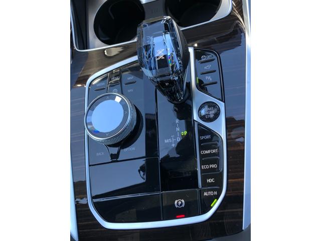 X6 xDrive 35d Mスポーツ 2年保証付 パノラマ H/K 黒革 Mブレーキ Vシート H&Cホルダー HUD ウッドP ステアリングH クリスタルノブ ドラレコ前後 21AW 弊社下取り車 禁煙車 認定中古車(32枚目)